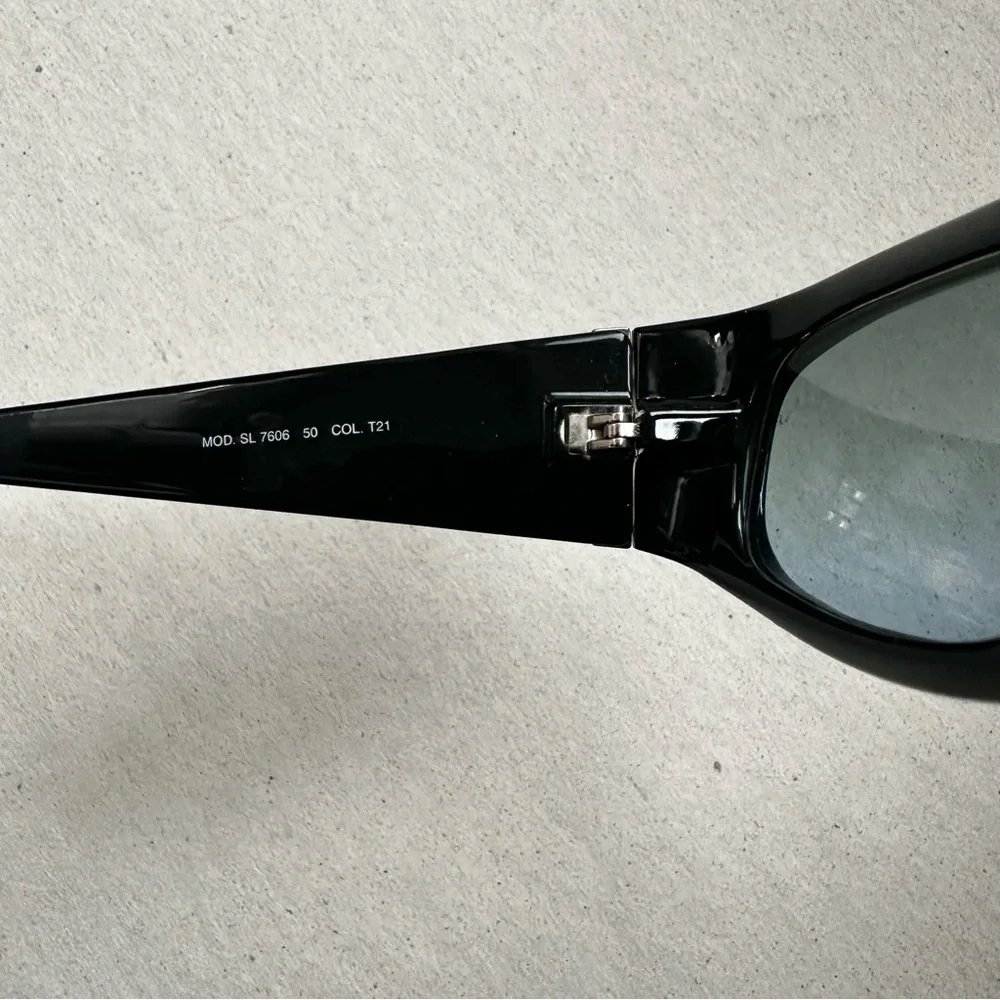 Fendi Sunglasses - Picture 5 of 6